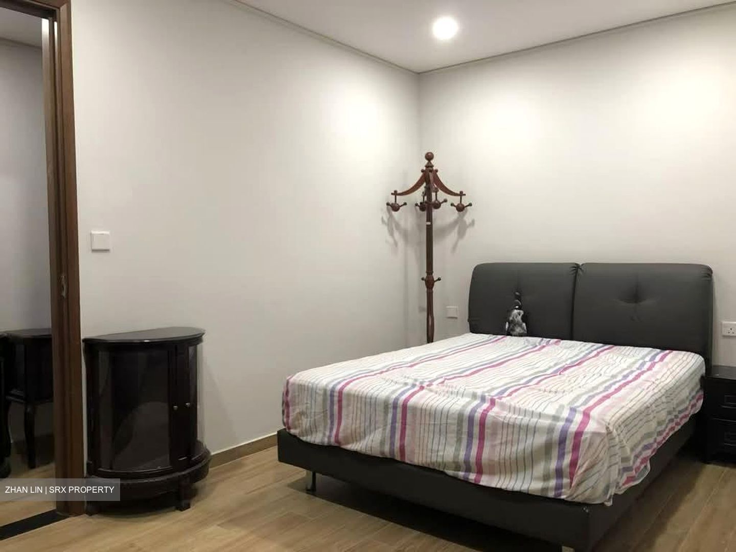 Charlton Park (D19), Terrace #561593561